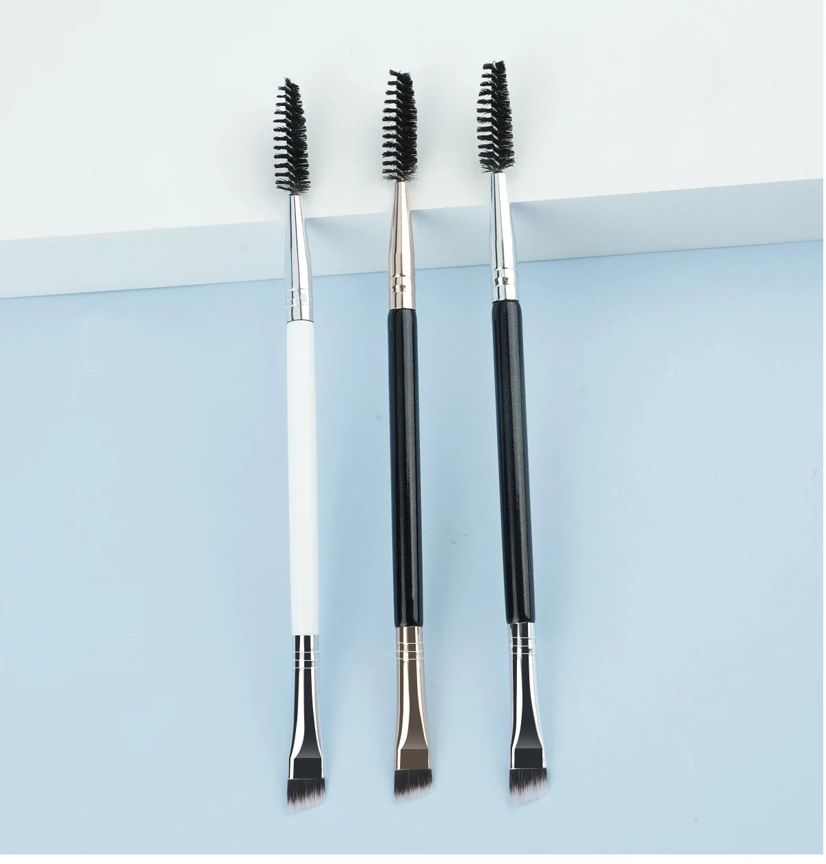 Augenbrauenpinsel mit zwei Enden & Wimpernkamm – 2-in-1-Tool